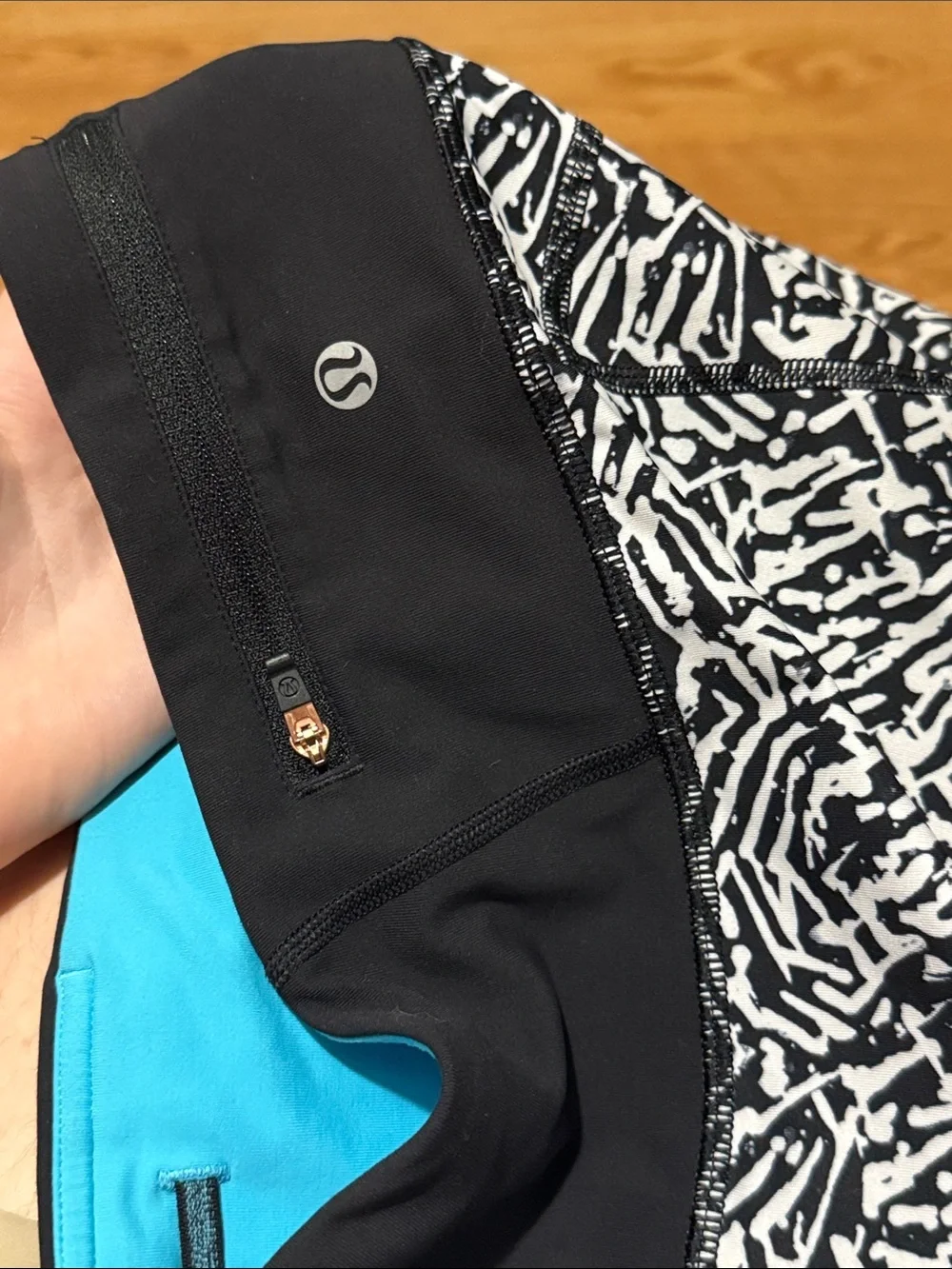 Vintage lululemon athletica Y2K Black & White Abstract Leggings with Teal